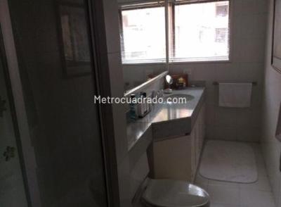 Apartamento de 3 alcobas en venta en Los Rosales Emaus, Bogotá, 200 m² · foto 15 de 20