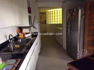 Apartamento de 3 alcobas en venta en Los Rosales Emaus, Bogotá, 200 m² · foto 16 de 20