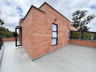 Casa de 3 alcobas en venta en Bosque De Pinos, Bogotá, 256 m² · foto 3 de 10