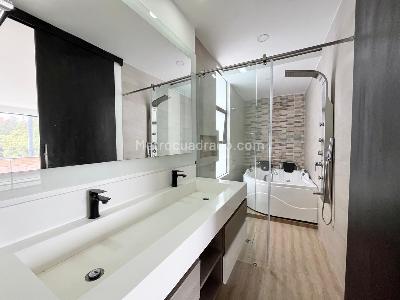 Casa de 3 alcobas en venta en Bosque De Pinos, Bogotá, 256 m² · foto 6 de 10
