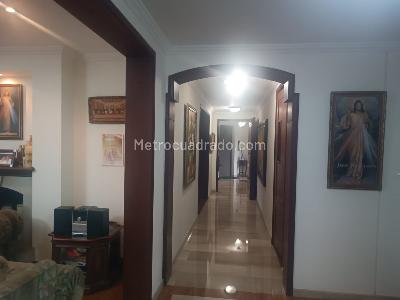 Apartamento de 4 alcobas en venta en Ciudad Salitre Oriental, Bogotá, 240 m² · foto 6 de 7