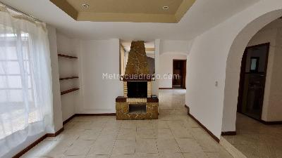Casa de 5 alcobas en venta en Cerca De Piedra, Chía, 193 m² · foto 3 de 19