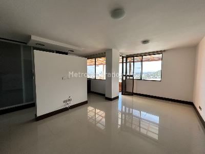 Apartamento de 4 alcobas en venta en Bellavista, Cali, 225 m² · foto 4 de 18