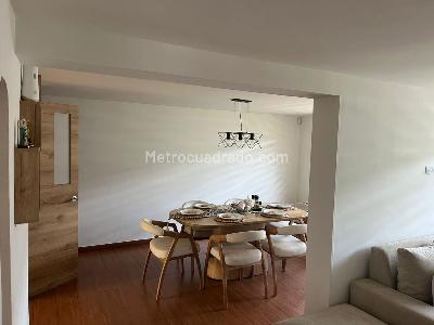 Casa de 5 alcobas en venta en Normadia, Bogotá, 312 m² · foto 1 de 20