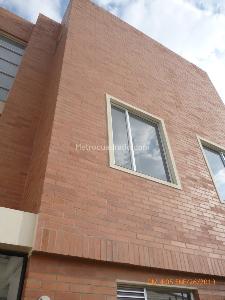 Casa de 3 alcobas en venta en Funza, Funza, 83 m² · foto 2 de 15