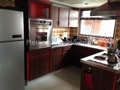 Casa de 4 alcobas en venta en Santa Barbara, Bogotá, 500 m² · foto 13 de 20