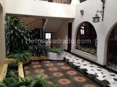 Casa de 4 alcobas en venta en Santa Barbara, Bogotá, 500 m² · foto 4 de 20