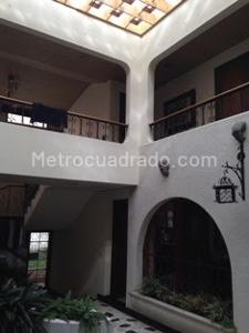 Casa de 4 alcobas en venta en Santa Barbara, Bogotá, 500 m² · foto 5 de 20