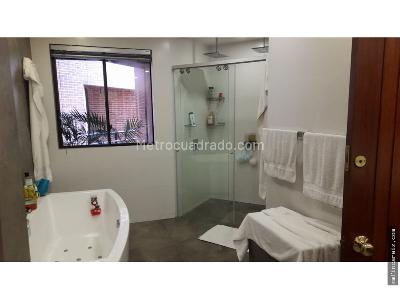 Apartamento de 3 alcobas en venta en Cabrera Chico, Bogotá, 365 m² · foto 14 de 18