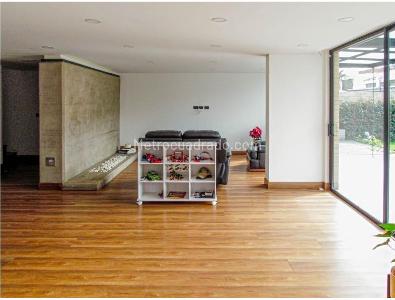 Casa de 4 alcobas en venta en Niza Bulevar, Bogotá, 346 m² · foto 13 de 16