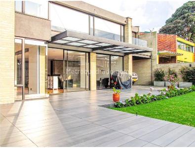 Casa de 4 alcobas en venta en Niza Bulevar, Bogotá, 346 m² · foto 2 de 16