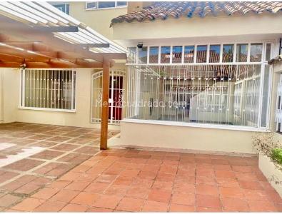 Casa de 4 alcobas en venta en Alhambra, Bogotá, 330 m² · foto 15 de 16