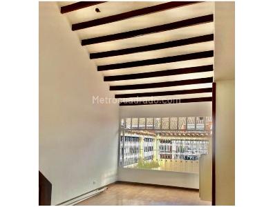 Casa de 4 alcobas en venta en Alhambra, Bogotá, 330 m² · foto 2 de 16