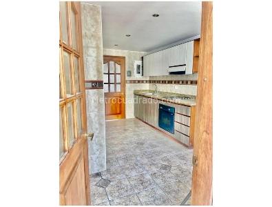 Casa de 4 alcobas en venta en Alhambra, Bogotá, 330 m² · foto 5 de 16