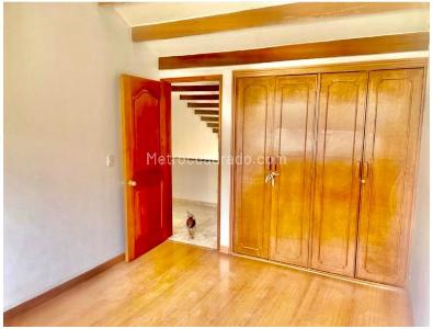 Casa de 4 alcobas en venta en Alhambra, Bogotá, 330 m² · foto 6 de 16