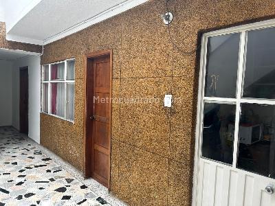 Casa de 5 alcobas en venta en Alcala, Bogotá, 231 m² · foto 3 de 7