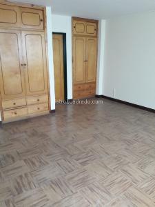 Casa de 5 alcobas en venta en J Vargas, Bogotá, 580 m² · foto 12 de 19