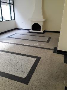 Casa de 5 alcobas en venta en J Vargas, Bogotá, 580 m² · foto 2 de 19