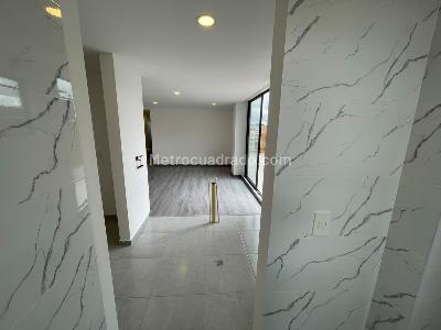 Apartamento en venta en Quinta Paredes, Bogotá · foto 3 de 11