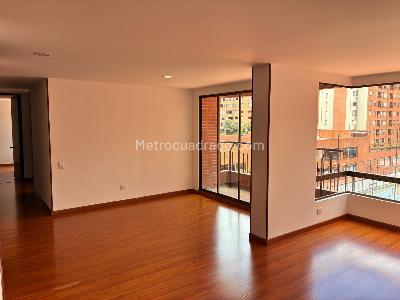 Apartamento de 3 alcobas en venta en Lagos De Cordoba, Bogotá, 106 m² · foto 3 de 18