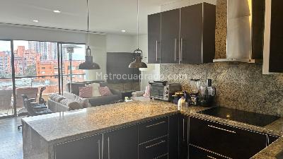 Apartamento de 3 alcobas en venta en Lagos De Cordoba, Bogotá, 130 m² · foto 2 de 12