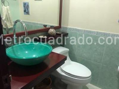 Apartamento de 3 alcobas en venta en Chico Reservado, Bogotá, 186 m² · foto 3 de 19