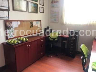 Apartamento de 3 alcobas en venta en Chico Reservado, Bogotá, 186 m² · foto 4 de 19