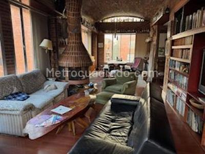 Apartamento de 3 alcobas en venta en Chico Reservado, Bogotá, 186 m² · foto 13 de 19