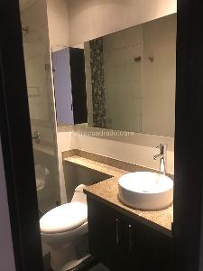 Apartaestudio en venta en Chapinero Alto Emaus, Bogotá, 38 m² · foto 2 de 10
