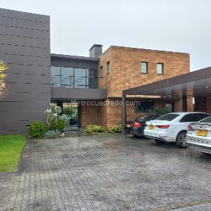 Casa de 4 alcobas en venta en Hacienda Simon, Bogotá, 475 m² · foto 2 de 20