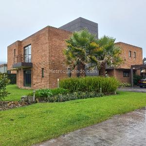 $3.200.000.000 en Hacienda Simon