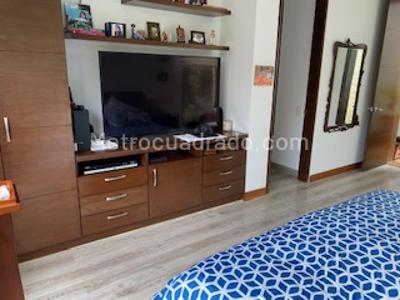 Casa de 4 alcobas en venta en Hacienda San Simon Pl, Bogotá, 337 m² · foto 11 de 19