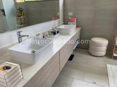 Casa de 4 alcobas en venta en Hacienda San Simon Pl, Bogotá, 337 m² · foto 14 de 19