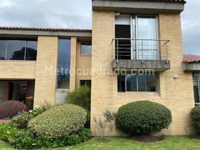 Casa de 4 alcobas en venta en Hacienda San Simon Pl, Bogotá, 337 m² · foto 2 de 19