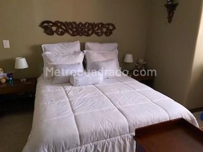 Apartamento de 4 alcobas en venta en La Cabrera, Bogotá, 330 m² · foto 11 de 20