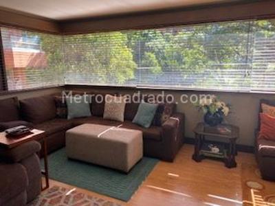 Apartamento de 4 alcobas en venta en La Cabrera, Bogotá, 330 m² · foto 2 de 20
