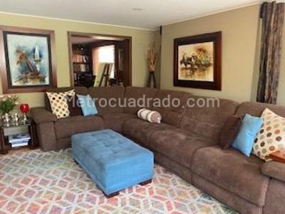 Apartamento de 4 alcobas en venta en La Cabrera, Bogotá, 330 m² · foto 3 de 20