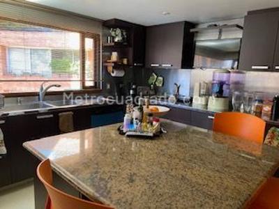 Apartamento de 4 alcobas en venta en La Cabrera, Bogotá, 330 m² · foto 9 de 20