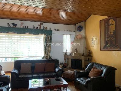 Casa de 4 alcobas en venta en Colina Campestre, Bogotá, 294 m² · foto 2 de 19
