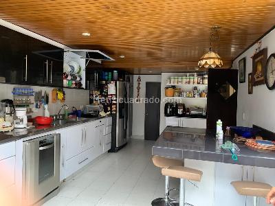 Casa de 4 alcobas en venta en Colina Campestre, Bogotá, 294 m² · foto 9 de 19