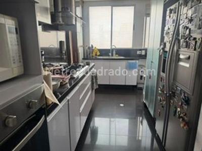 Apartamento de 3 alcobas en venta en Santa Barbara Occidental, Bogotá, 144 m² · foto 19 de 20