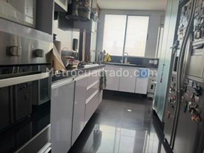 Apartamento de 3 alcobas en venta en Santa Barbara Occidental, Bogotá, 144 m² · foto 6 de 20