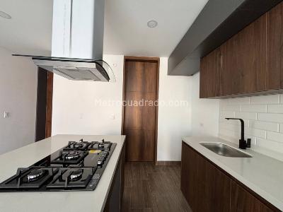 Apartamento de 2 alcobas en venta en Santa Paula, Bogotá, 69 m² · foto 2 de 15