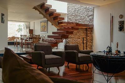 Casa de 5 alcobas en venta en Quinta Paredes, Bogotá, 500 m² · foto 2 de 18