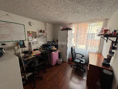 Apartamento de 3 alcobas en venta en Alicante, Bogotá, 77 m² · foto 2 de 12