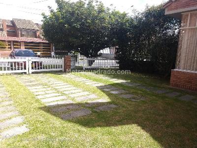 Casa en venta en Alhambra, Bogotá · foto 3 de 20