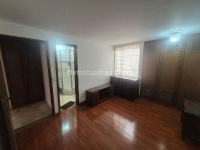 Apartamento de 3 alcobas en venta en Caobos Salazar, Bogotá, 98 m² · foto 5 de 13