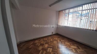 Casa de 5 alcobas en venta en La Soledad, Bogotá, 330 m² · foto 14 de 20