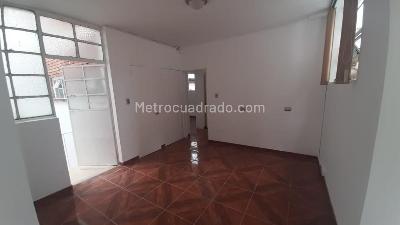 Casa de 5 alcobas en venta en La Soledad, Bogotá, 330 m² · foto 18 de 20