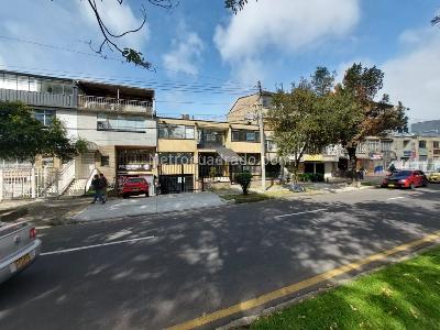 Casa de 5 alcobas en venta en La Soledad, Bogotá, 330 m² · foto 2 de 20